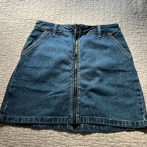 Hollister high rise zippered denim skirt size 1